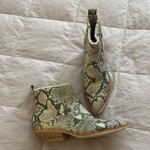 Dolce vita snake skin mini boot size 6 excellent preowned condition